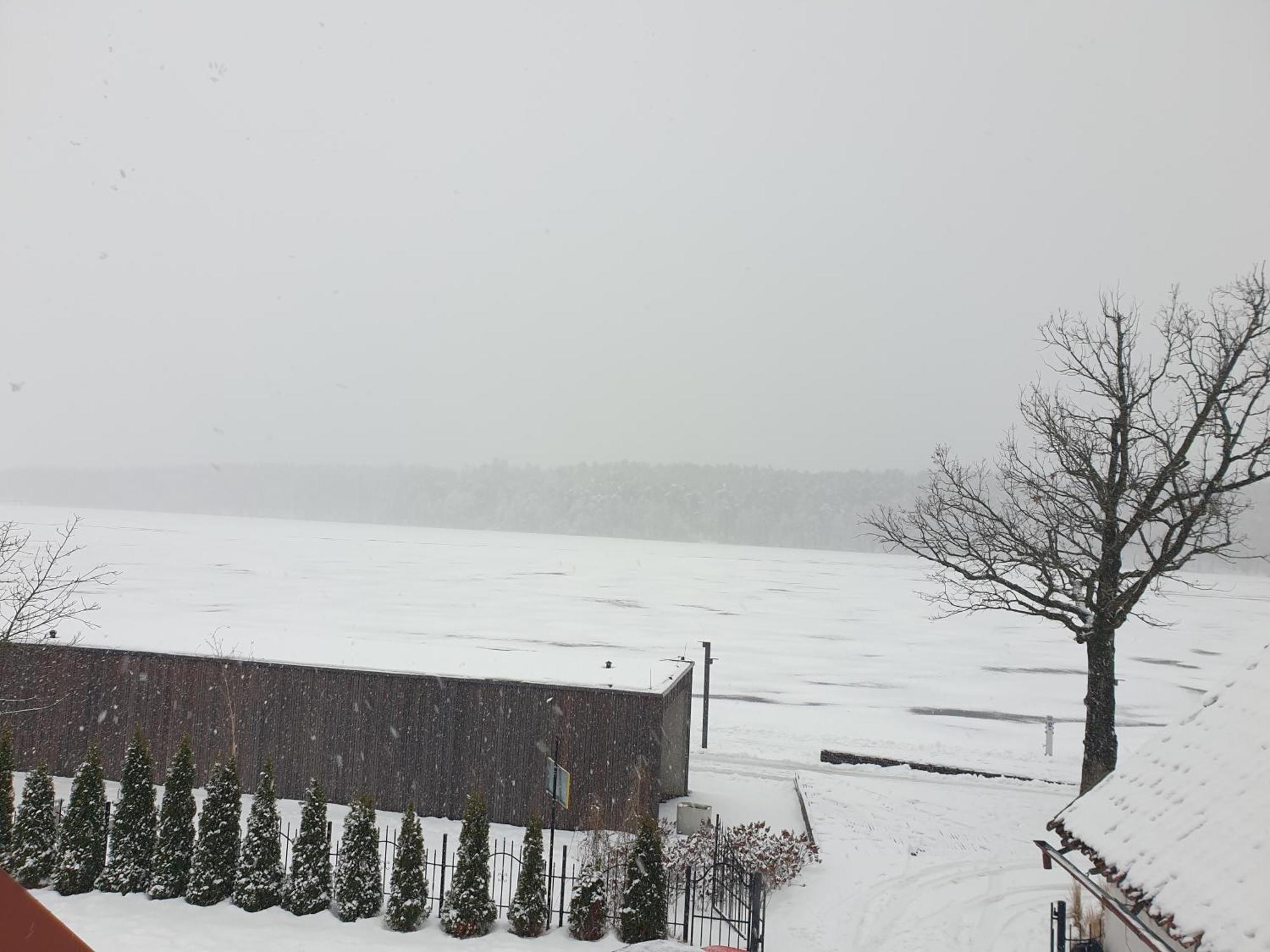 Dom Nad Jeziorem Mikolajki Buitenkant foto
